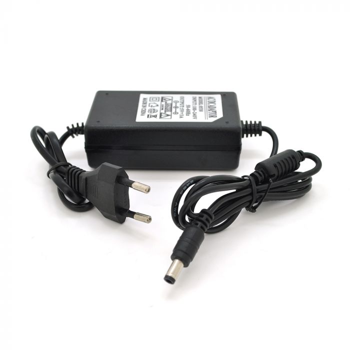 
					Імпульсний блок живлення 5В 3А (15Вт) ZH-0503000  штекер 5.5 / 2.1 довжина 1м Q200