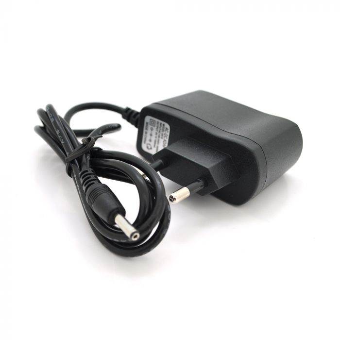 
					Імпульсний блок живлення XBS-0910 9В 1А (9Вт)  штекер 3.5/1.35  довжина 0,5 м Q100