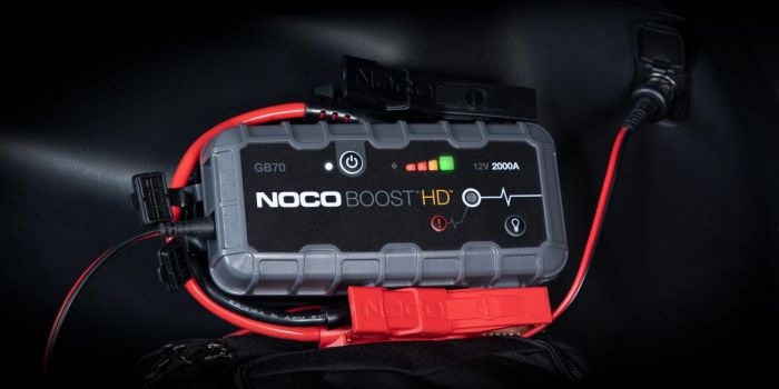 Пуско-зарядний пристрій Noco GB70 Boost Sport 2000A UltraSafe Lithium Jump Starter, IP65, Power Bank