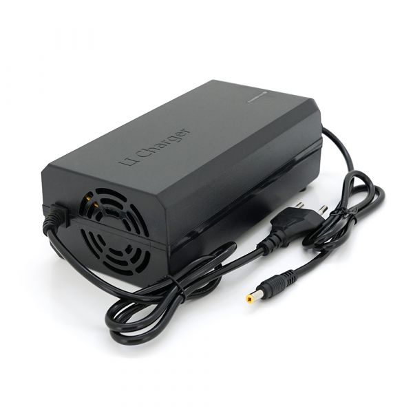 
					Зарядний пристрій Jinyi для літієвих акумуляторів 72V 5A, штекер 5.5/2.5, з індикацією, DC:84V 5A, BOX