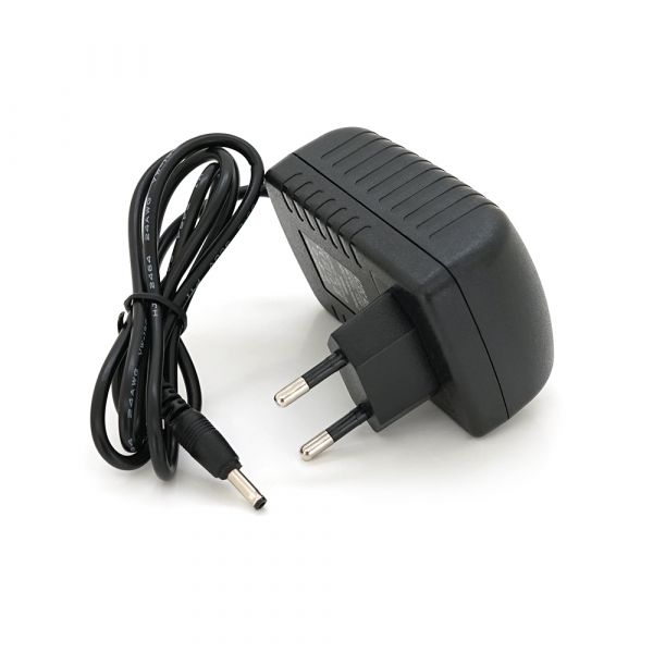 
					Імпульсний адаптер живлення XS-1220 12В 2А (24Вт) штекер 3.5/1.35, довжина 0,9м