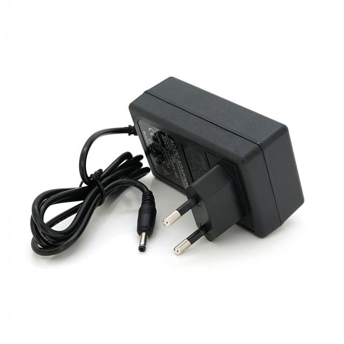 
					Імпульсний адаптер живлення XS-1230 12В 3А (36Вт) штекер 3.5/1.35, довжина 0,9м