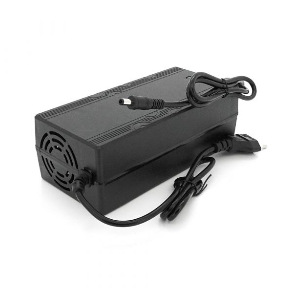 
					Зарядний пристрій для літієвих акумуляторів 48V 5A, штекер 5.5/2.5, BOX