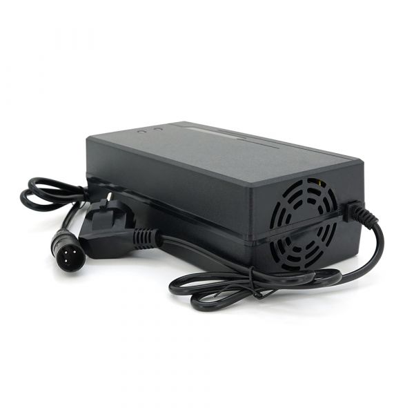 
					Зарядний пристрій для літієвих акумуляторів 48V 8A+ кабель живлення, довжина 1,20м, штекер 3pin, 110V, BOX