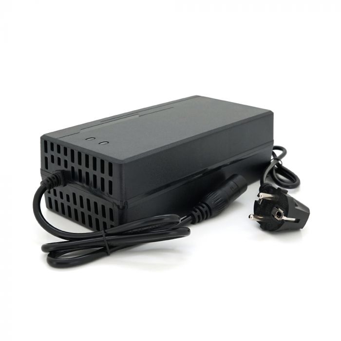 
					Зарядний пристрій для літієвих акумуляторів 48V 8A+ кабель живлення, довжина 1,20м, штекер 3pin, 110V, BOX