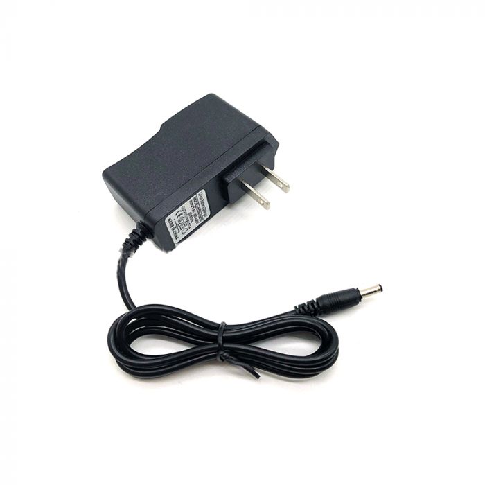 
					Імпульсний адаптер живлення 4,5V 1А (4Вт) штекер 3.5/1.35, довжина 0,5 м