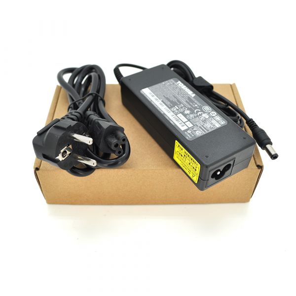 
					Блок живлення MERLION для ноутбука TOSHIBA 15V 5A (75 Вт) штекер 6,36 * 3,0 мм, довжина 0,9 м + кабель живлення