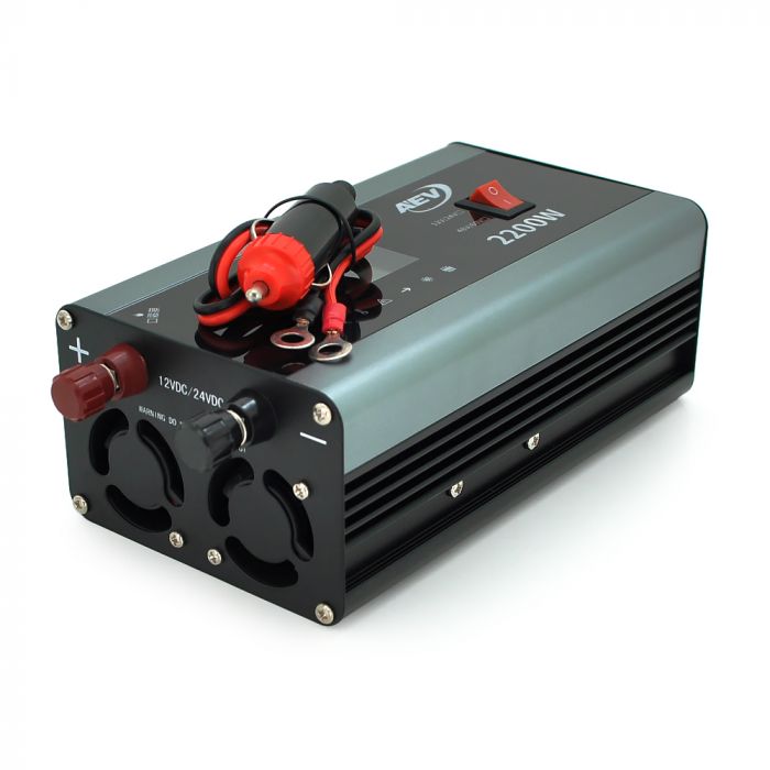 
					Інвертор напруги AEV2200W, 12/220V з апроксимованою синусоїдою, 2 універсальні розетки, 2*USB (DC:5V/2.4A), крокодили + прикурювач