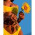 Картина за номерами Strateg ПРЕМІУМ Дівчина із соняшником розміром 40х50 см (GS716)